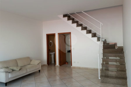 Casa à venda com 3 quartos, sendo 1 suíte, no condomínio Saude, São Paulo - SP