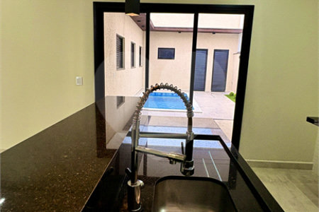 Casa à venda com 3 quartos, sendo 1 suíte, no condomínio Residencial Villagio Wanel, Sorocaba - SP