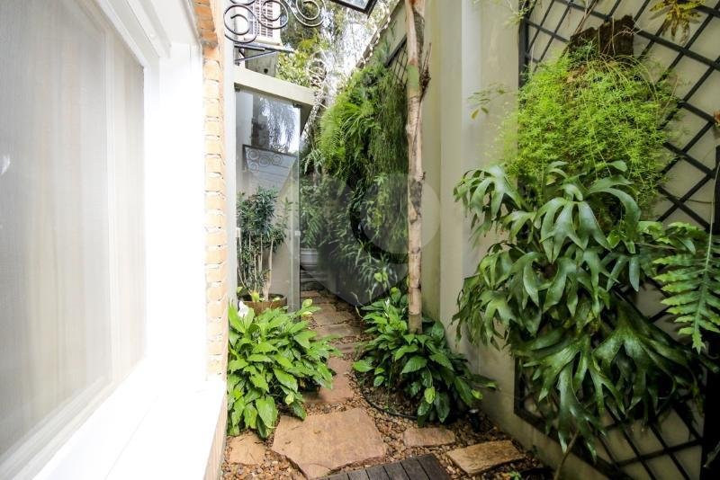 Casa à venda com 3 quartos, sendo 2 suítes,  em Vila Tramontano, São Paulo, SP