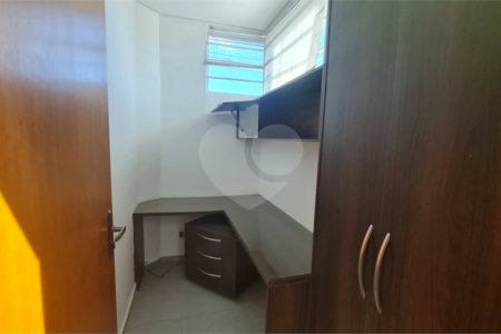 Sobrado à venda com 3 suítes em Vila Nastri, Itapetininga, SP