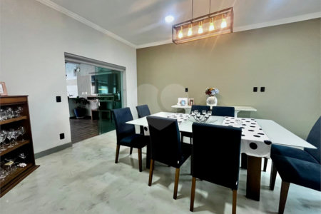 Casa à venda com 4 suítes em Vila Mazarino, Itapetininga, SP