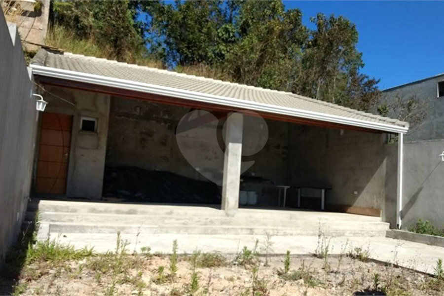 Sobrado à venda com 3 quartos, sendo 1 suíte, em Serra da Cantareira, Mairiporã, SP