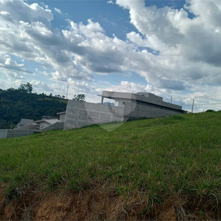 Terreno Exclusivo em Condomínio Fechado a 10 Minutos de Atibaia