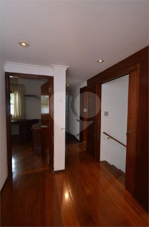 Casa à venda com 5 quartos, sendo 2 suítes, em Vila Galvão, Guarulhos, SP