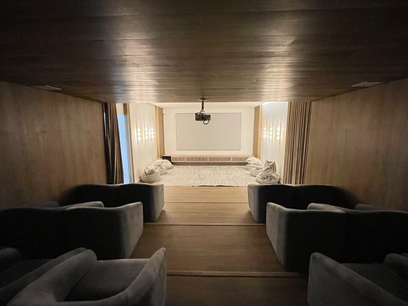 Apartamento 2 dormitórios (1 suíte), porteira fechada, 1 vaga demarcada, no José Menino, Santos