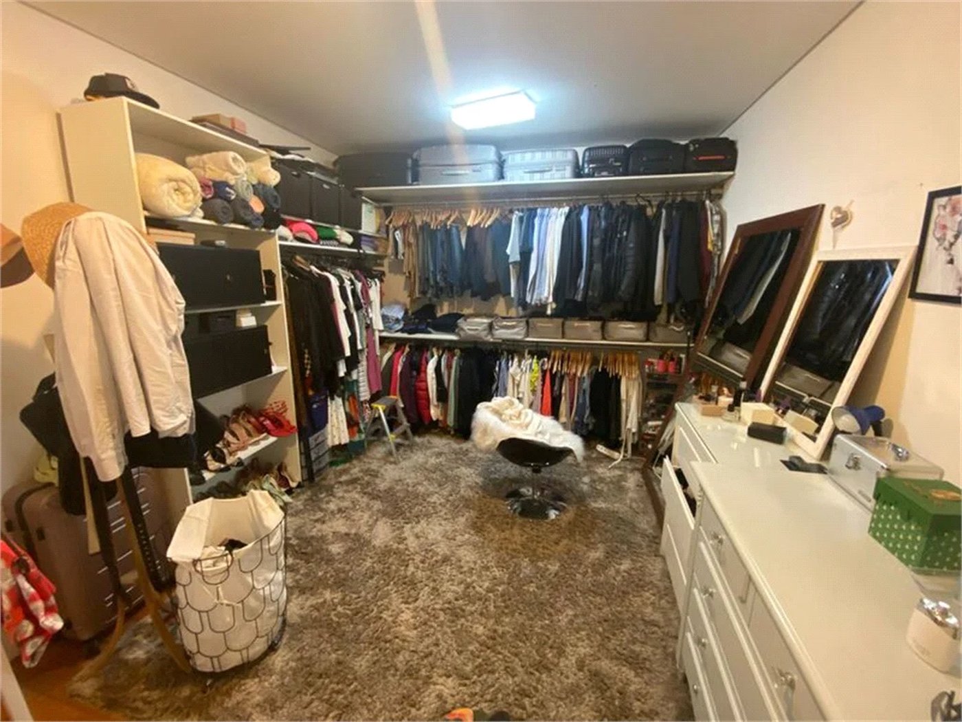 Casa de Vila à venda com 3 quartos, sendo 1 suíte, em Cidade São Francisco, São Paulo, SP