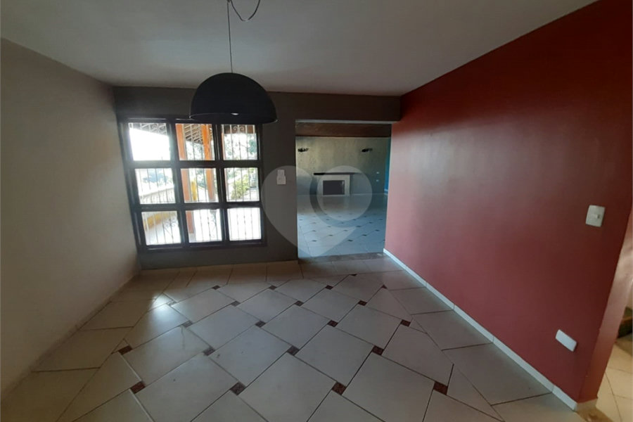 Casa Térrea à venda com 4 quartos, sendo 2 suítes, em Serra da Cantareira, Mairiporã, SP