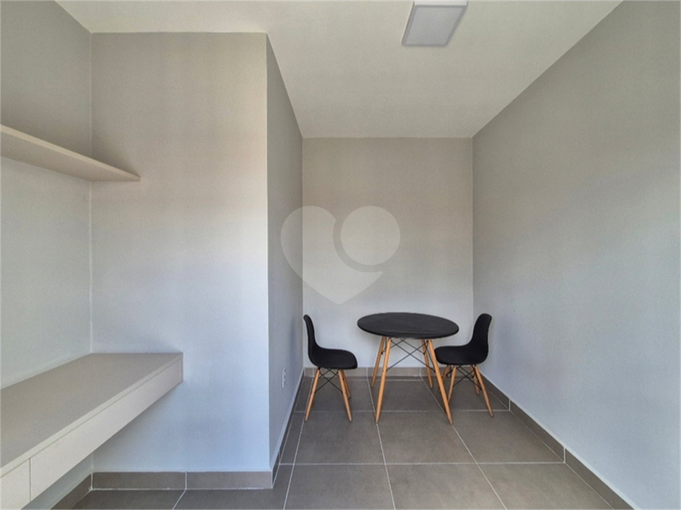 Apartamento à venda com 2 quartos, sendo 1 suíte,  em Vila Hortência, Sorocaba, SP