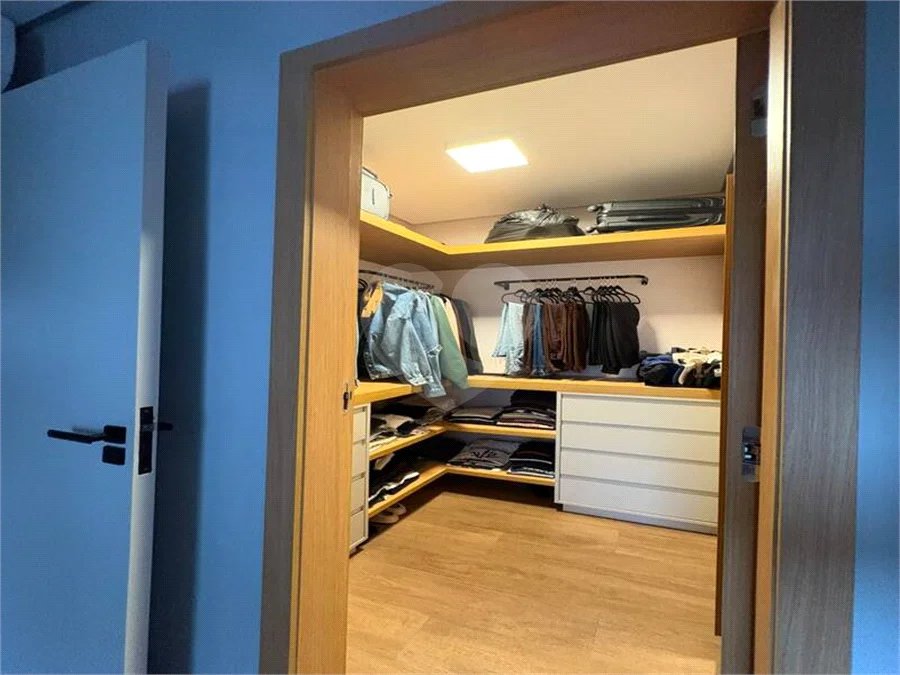 Apartamento Recém reformado e mobiliado a venda em Vila Mariana