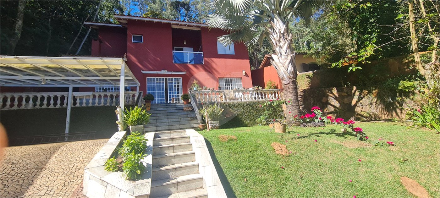 Casa à venda com 3 suítes no condomínio Parque Imperial da Cantareira, Mairiporã - SP