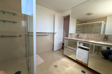 Apartamento à venda com 3 suítes em Santa Teresinha, São Paulo, SP