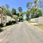 Casa à venda com 4 quartos, sendo 3 suítes,  no condomínio Vilarejo, Carapicuíba - SP