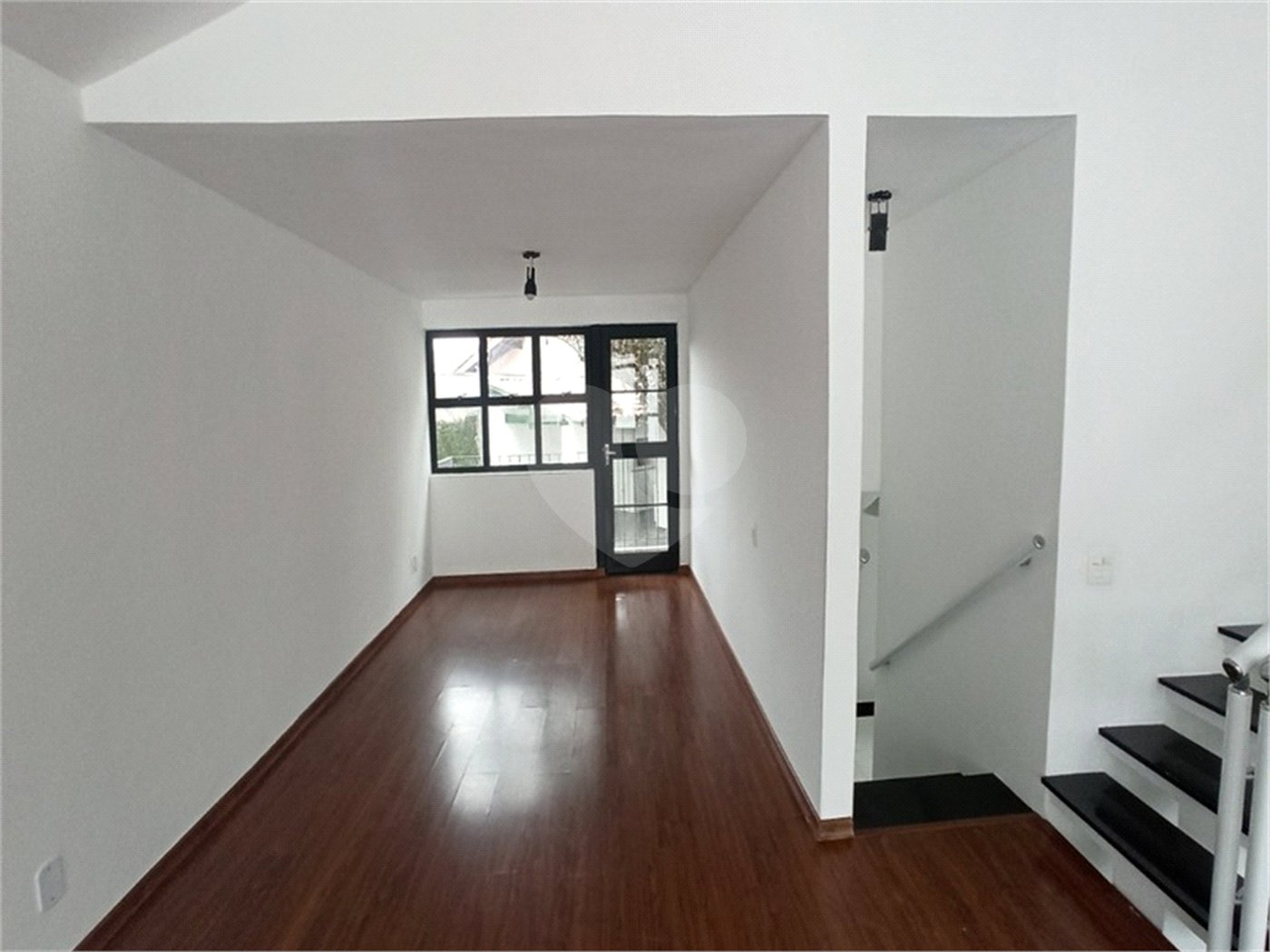 Sobrado para alugar com 3 quartos, sendo 1 suíte,  em Vila Oliveira, Mogi das Cruzes, SP