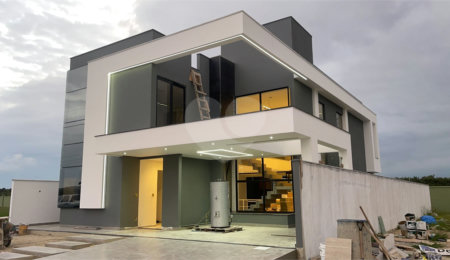 Casa em condomínio à venda com 4 quartos, sendo 1 suíte,  em Ogiva, Cabo Frio, RJ