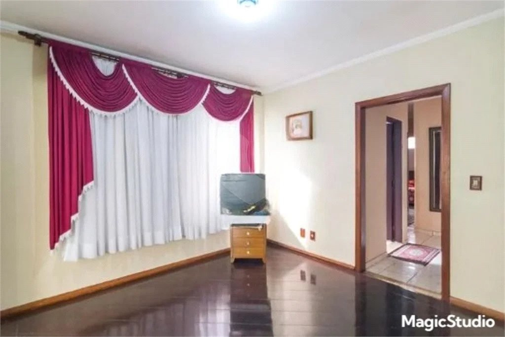 Casa com 275m², 3 quartos, 2 suítes, 8 garagens, à venda em Santo André