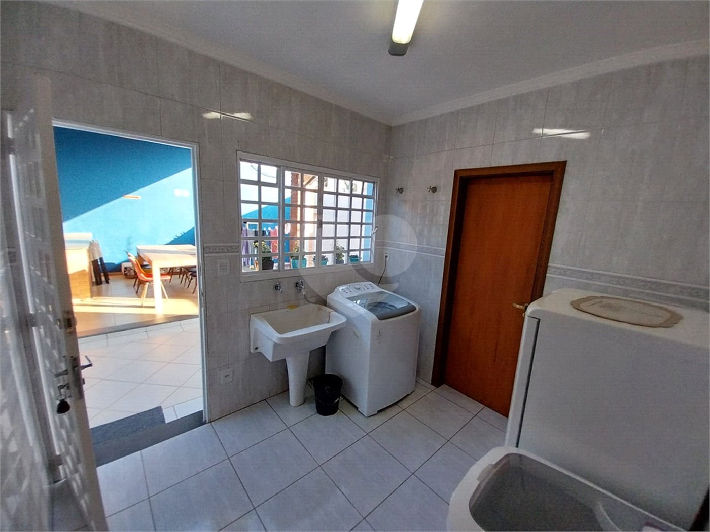 Sobrado à venda com 5 quartos, sendo 1 suíte,  em Terra Nobre, Louveira, SP