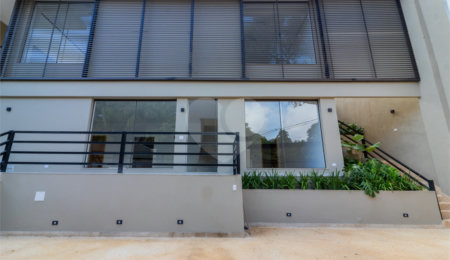Casa à venda com 4 quartos, sendo 1 suíte,  em Jardim Guedala, São Paulo, SP