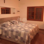 CASA TÉRREA ASSOBRADADA A VENDA NO TREMEMBÉ - 4 DORMS (2 SUÍTES), CHURRASQUEIRA E 4 VAGAS DE GARAGEM