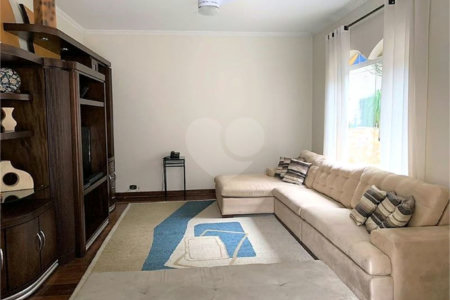 Casa à venda com 4 quartos, sendo 3 suítes,  em Fazenda Morumbi, São Paulo, SP