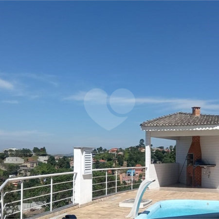 Casa à venda com 4 quartos, sendo 2 suítes,  no condomínio Jardim Imperador, Igaratá - SP