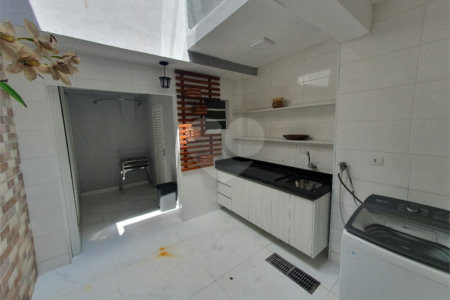Sobrado à venda com 2 quartos, sendo 1 suíte,  em Vila Gomes Cardim, São Paulo, SP