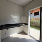 Casa à venda com 4 quartos, sendo 3 suítes, no condomínio Village Ipanema 2, Araçoiaba da Serra - SP