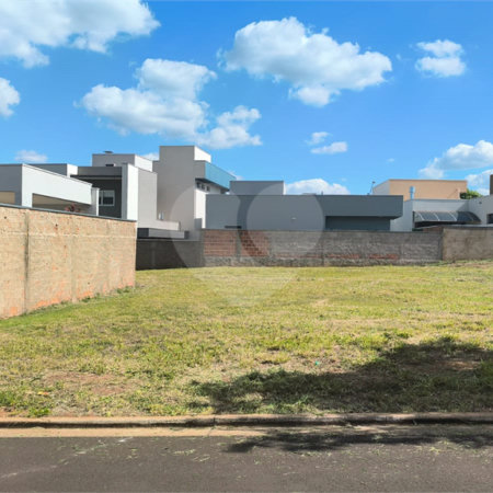 Terreno à venda em Residencial Village Damha III, Araraquara, SP