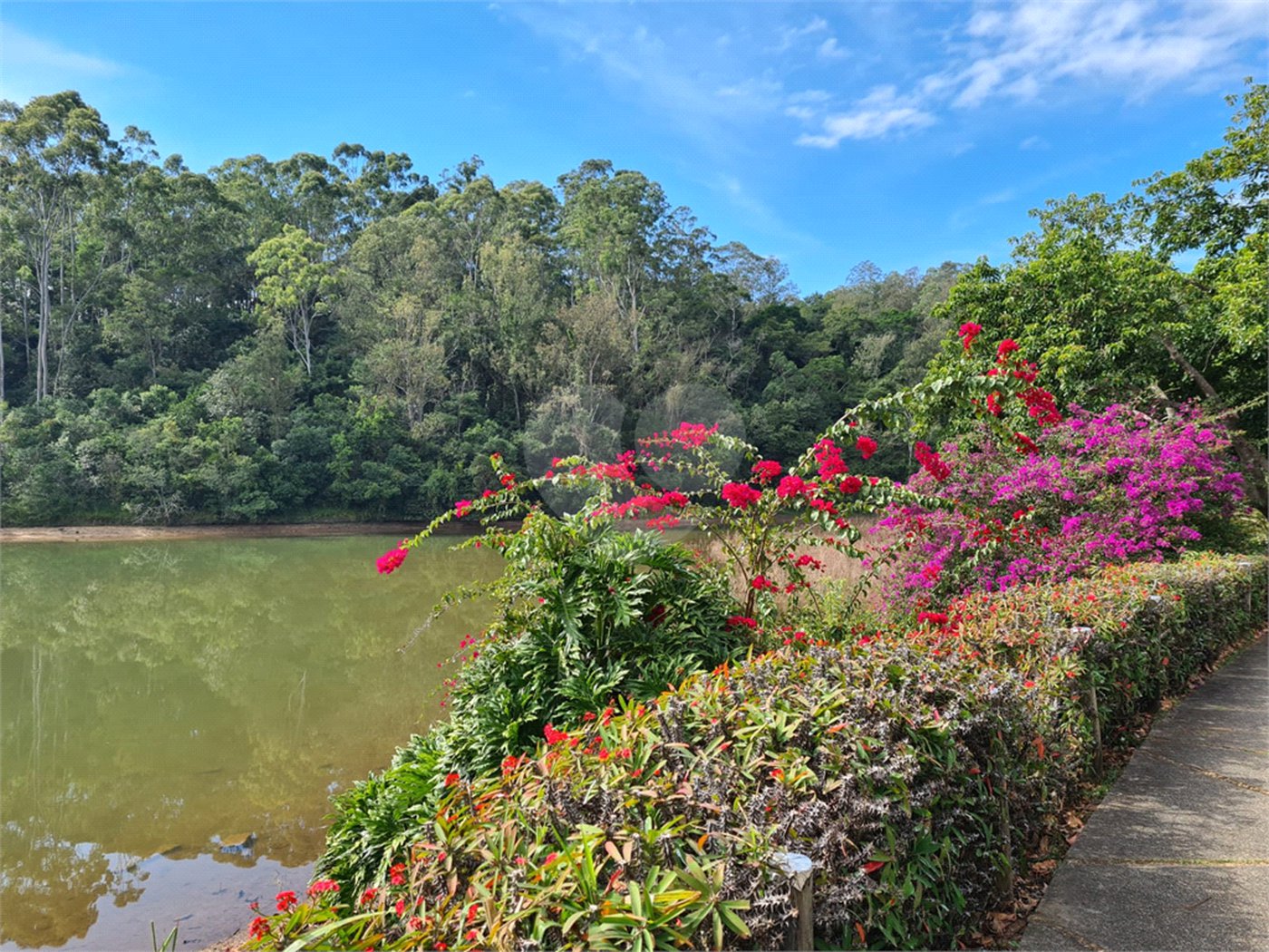 Casa à venda no condomínio Chácaras do Lago, Vinhedo - SP