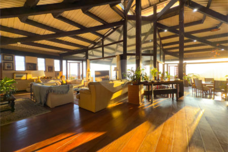 Casa à venda com 5 quartos, sendo 2 suítes, em Joá, Rio de Janeiro, RJ