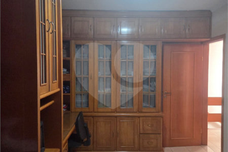 Sobrado à venda com 4 quartos, sendo 1 suíte, em Vila Graciosa, São Paulo, SP