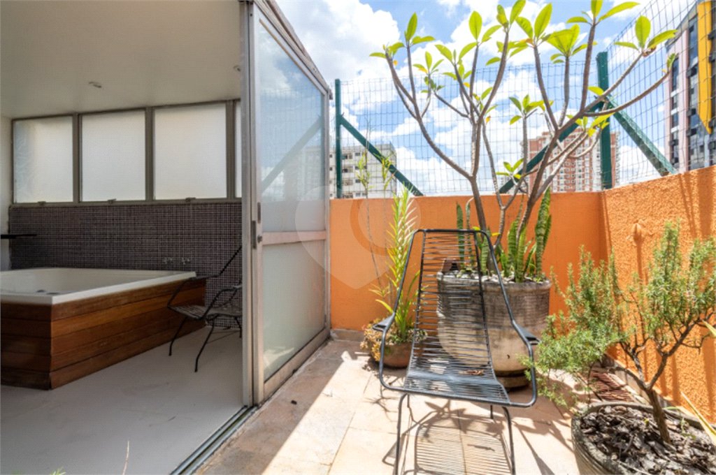 Cobertura à venda ou para alugar com 4 quartos, sendo 2 suítes, em Perdizes, São Paulo, SP