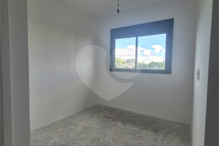 Apartamento à venda com 3 quartos, sendo 1 suíte, em Vila Anastácio, São Paulo, SP