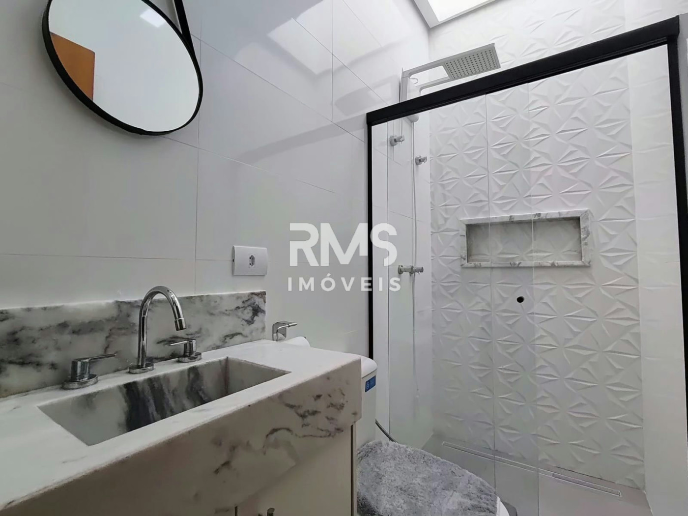 Casa à venda com 3 quartos, sendo 1 suíte, no condomínio Residencial Mont Blanc, Itu - SP
