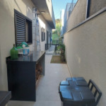 Casa à venda com 4 quartos, sendo 2 suítes,  no condomínio Figueira Garden, Atibaia - SP