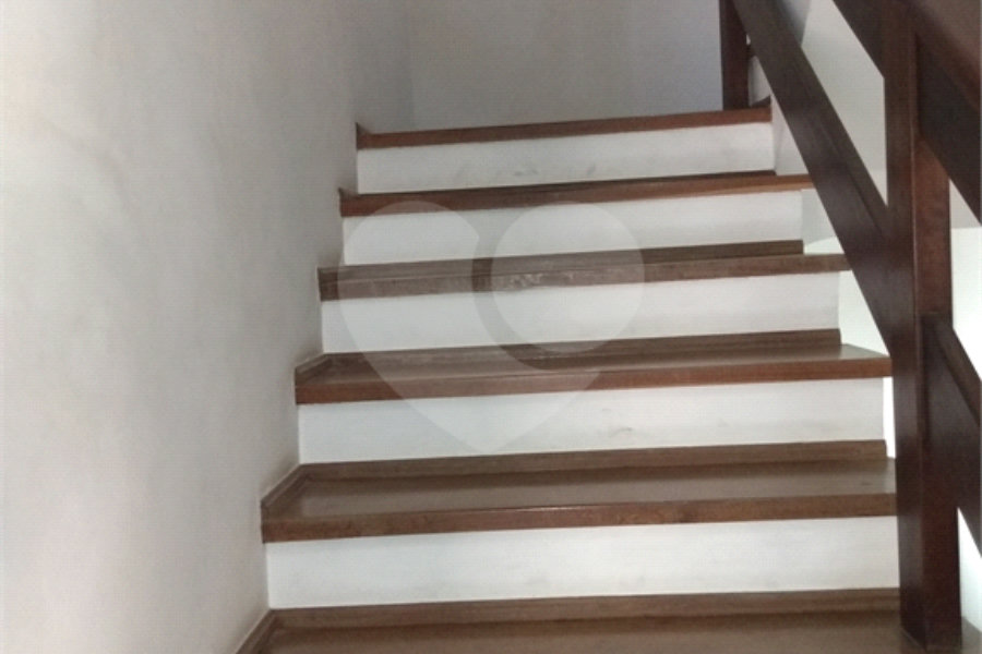 Sobrado à venda ou para alugar com 3 quartos, sendo 1 suíte, em Horto, São Paulo, SP