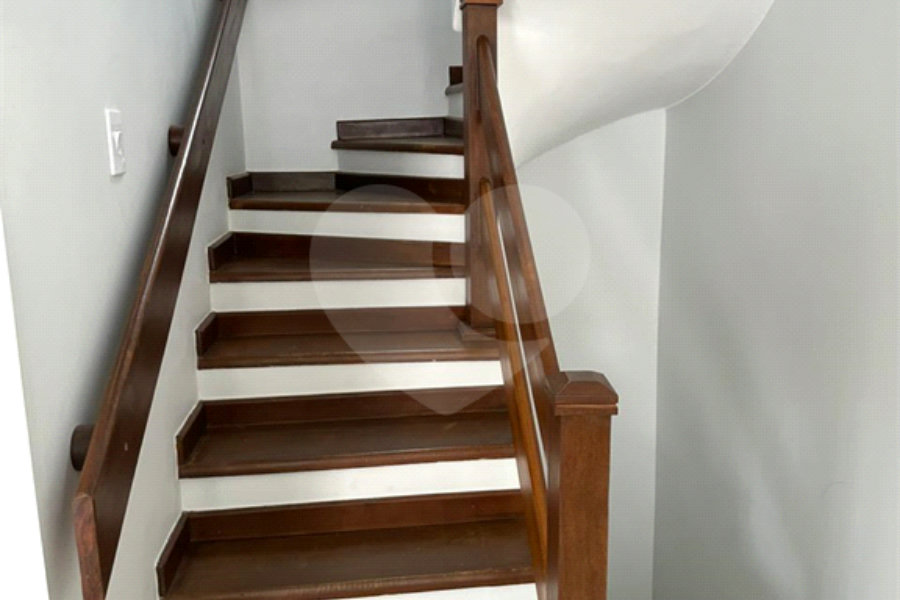 Casa à venda com 3 quartos, sendo 1 suíte, no condomínio Residencial Morada do Horto, São Paulo - SP