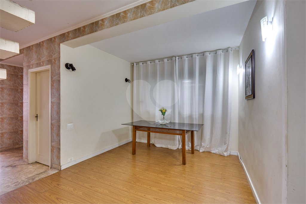 Sobrado à venda com 5 quartos, sendo 3 suítes, em Jardim Marajoara, São Paulo, SP