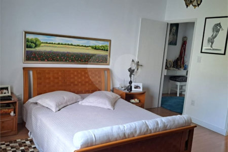 Casa Térrea à venda com 3 quartos, sendo 2 suítes,  em Vila Oliveira, Mogi das Cruzes, SP