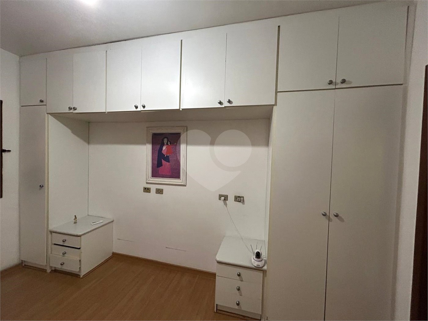 Casa à venda com 5 quartos, sendo 3 suítes, no condomínio Estância Marambaia, Vinhedo - SP