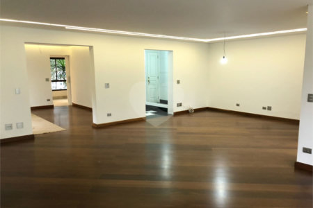Apartamento à venda com 4 suítes em Vila Suzana, São Paulo, SP