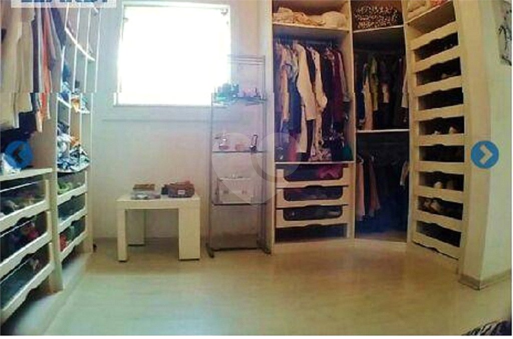 Casa à venda com 3 quartos, sendo 1 suíte,  no condomínio Aruã, Mogi das Cruzes - SP