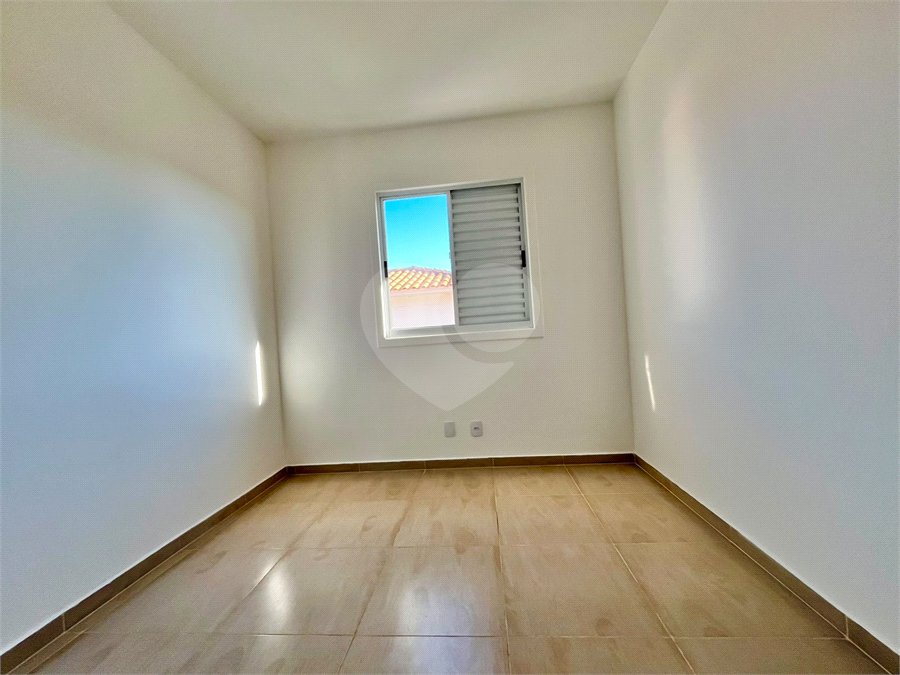 Casa à venda com 3 quartos no condomínio Residencial Villa Flora, Votorantim - SP