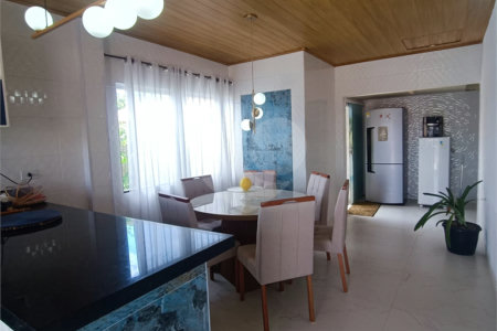 Casa à venda com 3 quartos, sendo 1 suíte, em Caminho de Búzios, Cabo Frio, RJ