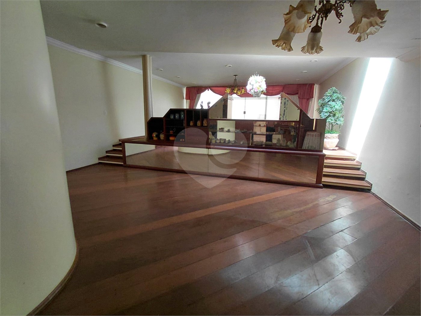 Sobrado à venda com 4 suítes em Ribeirânia, Ribeirão Preto, SP