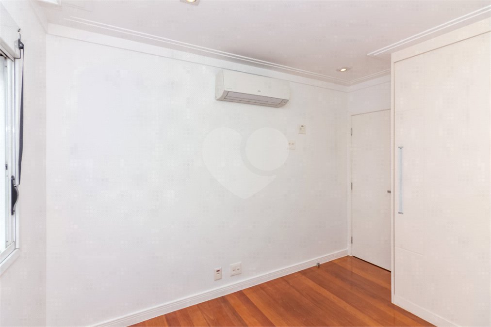 Apartamento à venda com 3 suítes em Alto da Boa Vista, São Paulo, SP
