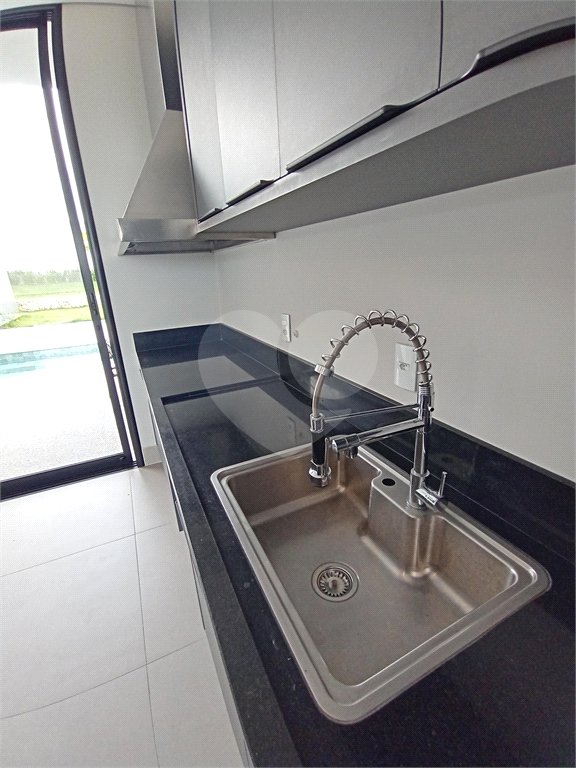 Casa à venda com 4 quartos, sendo 3 suítes,  no condomínio Alphaville Nova Esplanada 3, Votorantim - SP