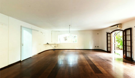 Casa à venda com 4 quartos, sendo 1 suíte, em Jardim das Bandeiras, São Paulo, SP