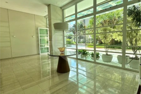Apartamento à venda com 3 suítes em Vila Suzana, São Paulo, SP