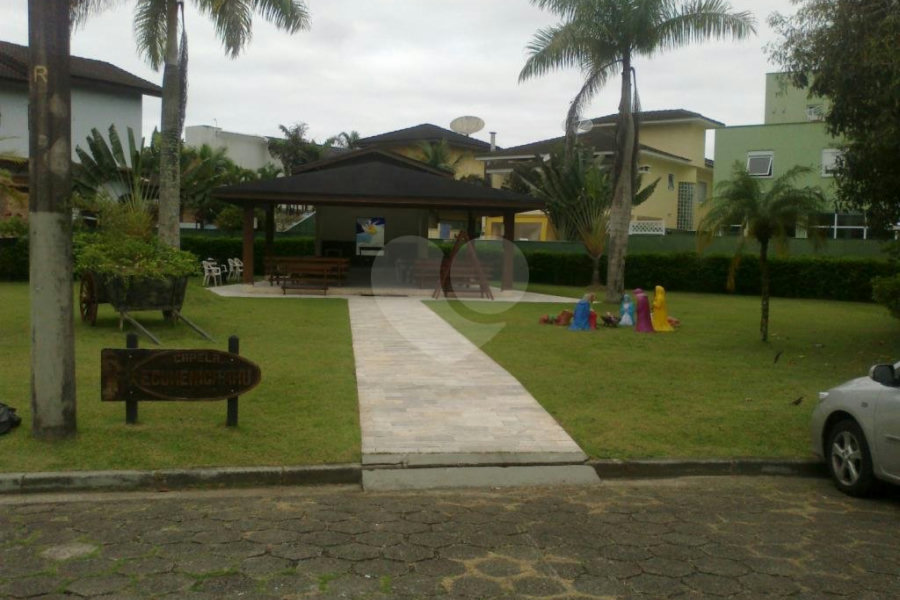 Sobrado à venda com 5 suítes em Enseada, Bertioga, SP