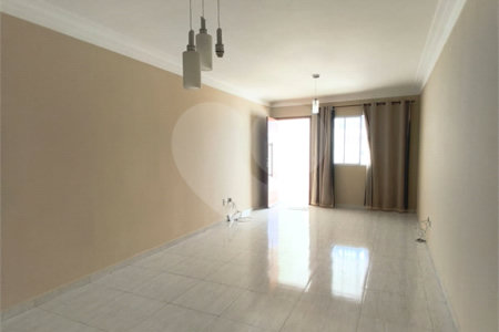 Sobrado à venda com 3 quartos, sendo 1 suíte, em Chora Menino, São Paulo, SP